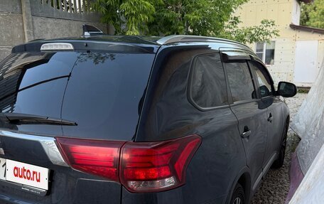 Mitsubishi Outlander III рестайлинг 3, 2021 год, 2 100 000 рублей, 3 фотография