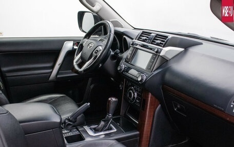 Toyota Land Cruiser Prado 150 рестайлинг 2, 2014 год, 3 290 000 рублей, 16 фотография