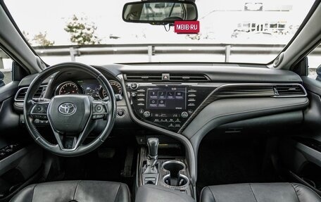 Toyota Camry, 2018 год, 2 848 000 рублей, 13 фотография