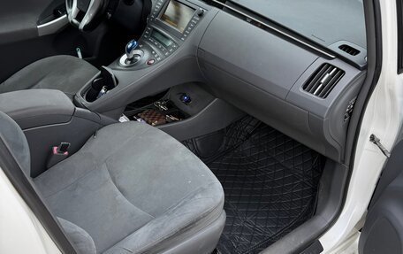 Toyota Prius, 2009 год, 1 020 000 рублей, 11 фотография