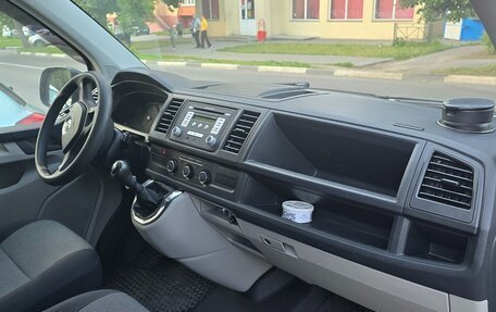 Volkswagen Transporter T6 рестайлинг, 2018 год, 2 600 000 рублей, 11 фотография