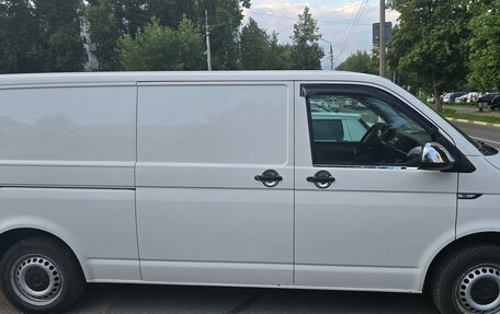 Volkswagen Transporter T6 рестайлинг, 2018 год, 2 600 000 рублей, 3 фотография