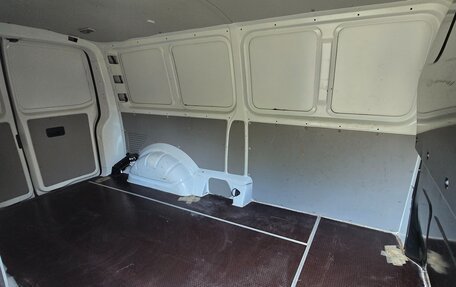 Volkswagen Transporter T6 рестайлинг, 2018 год, 2 600 000 рублей, 7 фотография