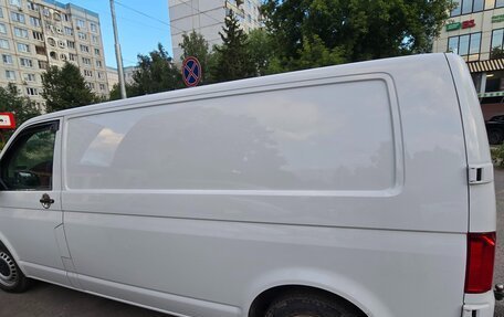 Volkswagen Transporter T6 рестайлинг, 2018 год, 2 600 000 рублей, 2 фотография