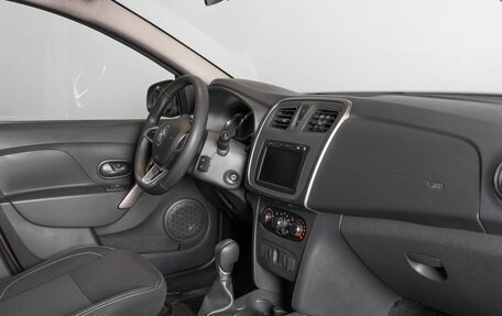 Renault Logan II, 2022 год, 1 170 000 рублей, 7 фотография