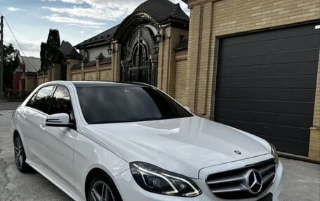 Mercedes-Benz E-Класс, 2013 год, 1 850 000 рублей, 2 фотография