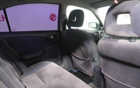 Toyota Avensis III рестайлинг, 2001 год, 318 000 рублей, 11 фотография