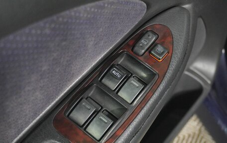 Toyota Avensis III рестайлинг, 2001 год, 318 000 рублей, 14 фотография