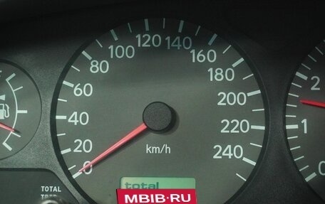 Toyota Avensis III рестайлинг, 2001 год, 318 000 рублей, 17 фотография