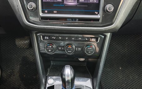Volkswagen Tiguan II, 2017 год, 2 200 000 рублей, 18 фотография
