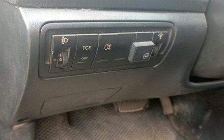 Hyundai Sonata IV рестайлинг, 2005 год, 300 000 рублей, 8 фотография