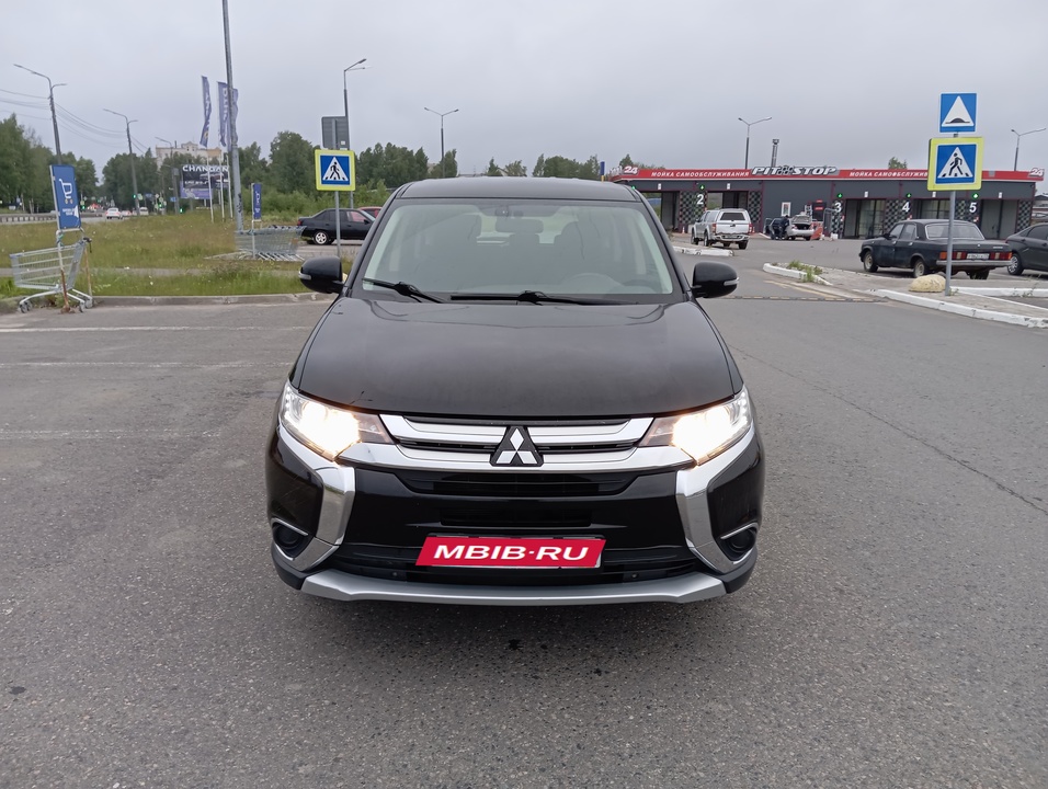 Mitsubishi Outlander III рестайлинг 2, 2018 год, 1 850 000 рублей, 1 фотография
