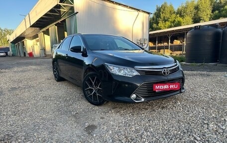 Toyota Camry, 2015 год, 1 950 000 рублей, 3 фотография