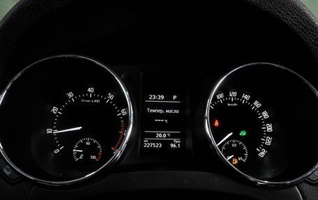 Skoda Yeti I рестайлинг, 2013 год, 999 000 рублей, 17 фотография