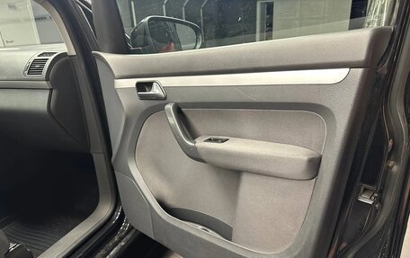 Volkswagen Touran III, 2010 год, 850 000 рублей, 6 фотография
