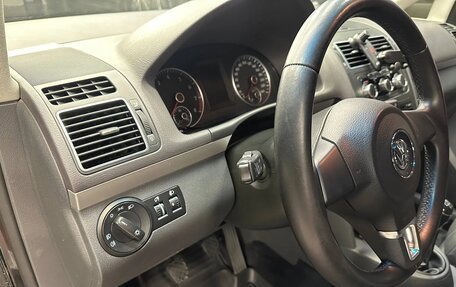 Volkswagen Touran III, 2010 год, 850 000 рублей, 8 фотография