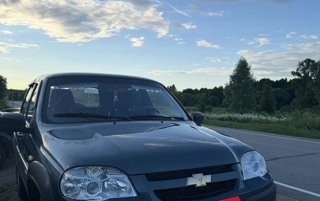 Chevrolet Niva I рестайлинг, 2014 год, 540 000 рублей, 4 фотография