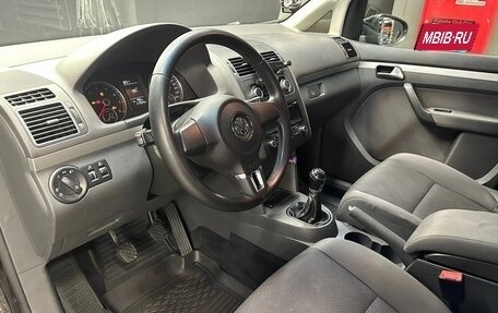Volkswagen Touran III, 2010 год, 850 000 рублей, 11 фотография