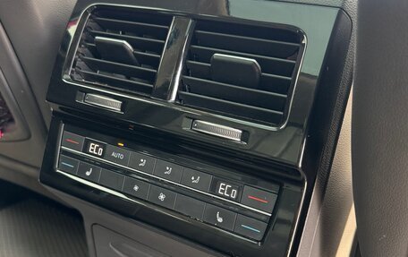 Volkswagen Touareg III, 2020 год, 4 900 000 рублей, 10 фотография