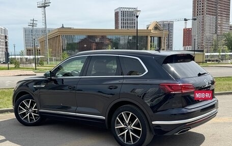 Volkswagen Touareg III, 2020 год, 4 900 000 рублей, 2 фотография