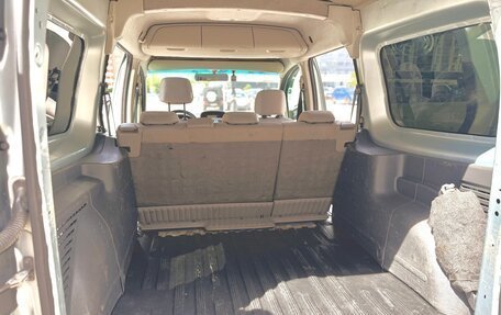 Renault Kangoo II рестайлинг, 2011 год, 1 350 000 рублей, 23 фотография