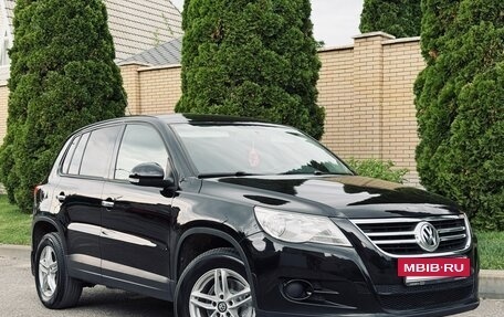 Volkswagen Tiguan I, 2010 год, 985 000 рублей, 3 фотография