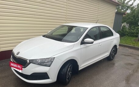 Skoda Rapid II, 2021 год, 1 620 000 рублей, 2 фотография
