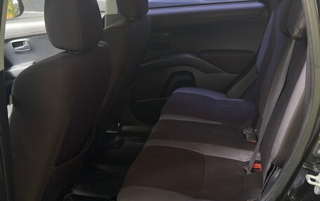 Mitsubishi Outlander III рестайлинг 3, 2010 год, 900 000 рублей, 11 фотография