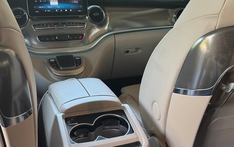 Mercedes-Benz V-Класс, 2022 год, 9 100 000 рублей, 4 фотография