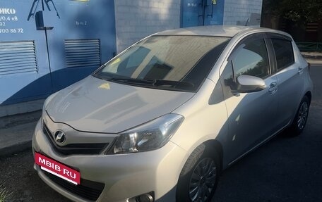 Toyota Vitz, 2016 год, 890 000 рублей, 4 фотография