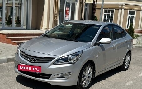 Hyundai Solaris II рестайлинг, 2015 год, 960 000 рублей, 2 фотография