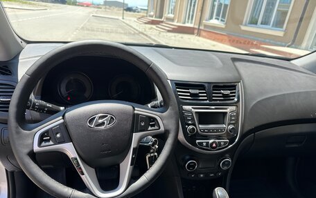 Hyundai Solaris II рестайлинг, 2015 год, 960 000 рублей, 13 фотография