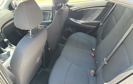 Hyundai Solaris II рестайлинг, 2015 год, 960 000 рублей, 17 фотография