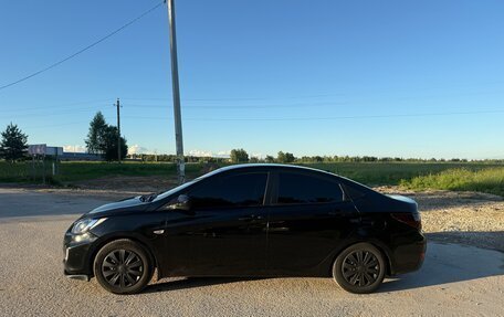Hyundai Solaris II рестайлинг, 2013 год, 880 000 рублей, 2 фотография
