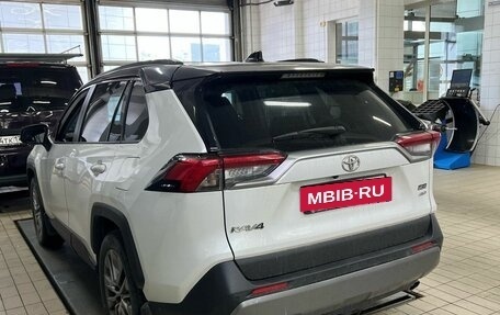 Toyota RAV4, 2021 год, 3 490 000 рублей, 2 фотография