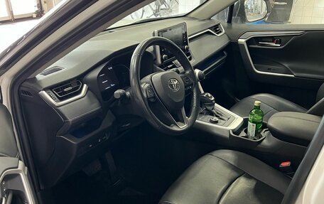 Toyota RAV4, 2021 год, 3 490 000 рублей, 4 фотография