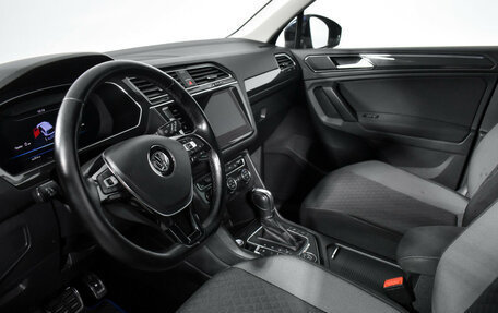 Volkswagen Tiguan II, 2017 год, 2 448 900 рублей, 10 фотография