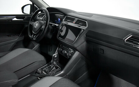 Volkswagen Tiguan II, 2017 год, 2 448 900 рублей, 14 фотография