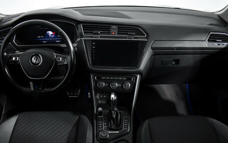 Volkswagen Tiguan II, 2017 год, 2 448 900 рублей, 19 фотография