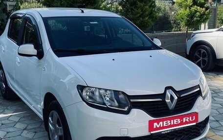 Renault Sandero II рестайлинг, 2017 год, 858 000 рублей, 2 фотография
