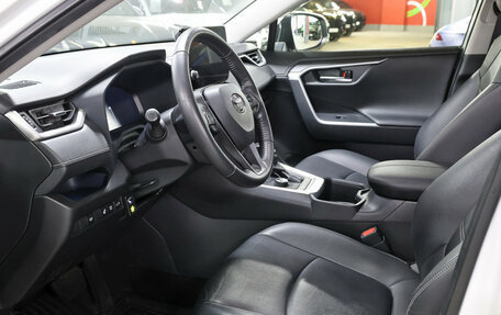 Toyota RAV4, 2022 год, 3 749 000 рублей, 17 фотография