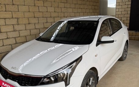 KIA Rio IV, 2022 год, 2 100 000 рублей, 2 фотография