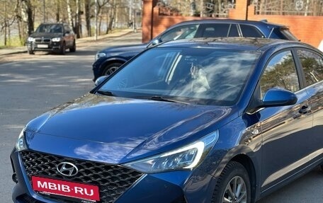 Hyundai Solaris II рестайлинг, 2021 год, 1 600 000 рублей, 4 фотография