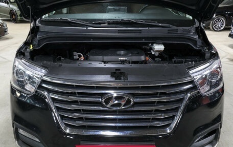 Hyundai Grand Starex Grand Starex I рестайлинг 2, 2018 год, 3 099 000 рублей, 10 фотография