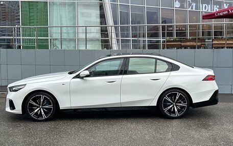 BMW 5 серия, 2025 год, 7 950 000 рублей, 3 фотография