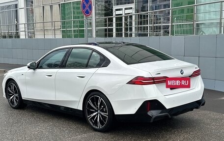 BMW 5 серия, 2025 год, 7 950 000 рублей, 4 фотография