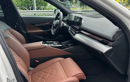 BMW 5 серия, 2025 год, 7 950 000 рублей, 21 фотография