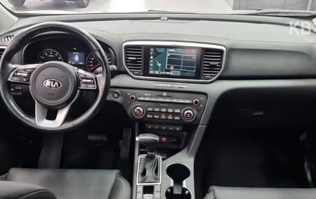 KIA Sportage IV рестайлинг, 2020 год, 1 885 000 рублей, 6 фотография