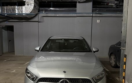 Mercedes-Benz A-Класс, 2019 год, 2 600 000 рублей, 2 фотография