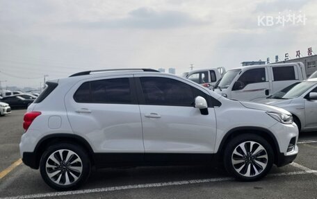 Chevrolet Trax, 2021 год, 1 085 000 рублей, 4 фотография